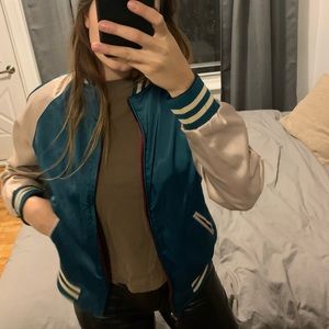 Reversible bomber jacket